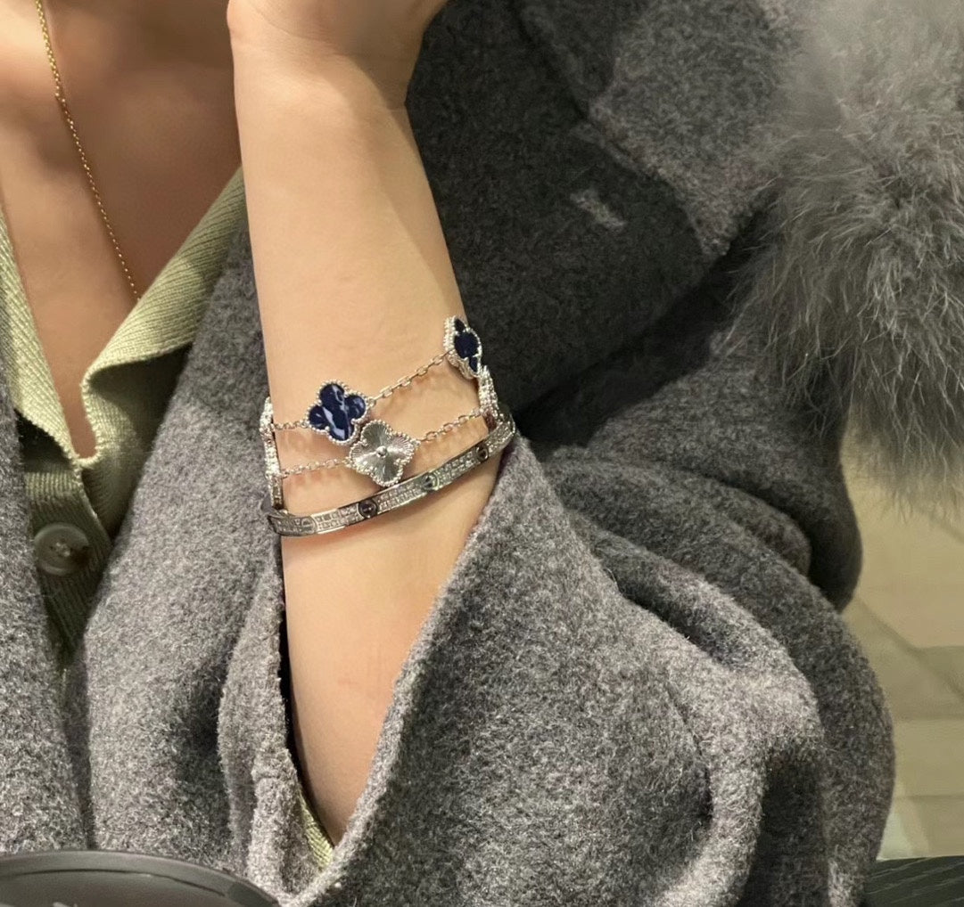 The Icon Clover (navy)