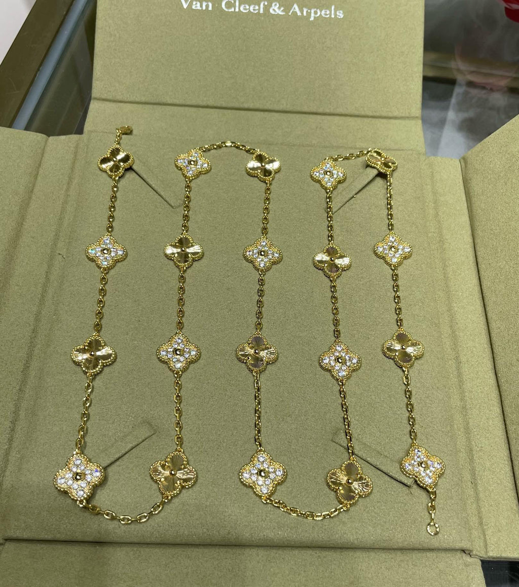 The Icon Clover Long (mixed Pavé)
