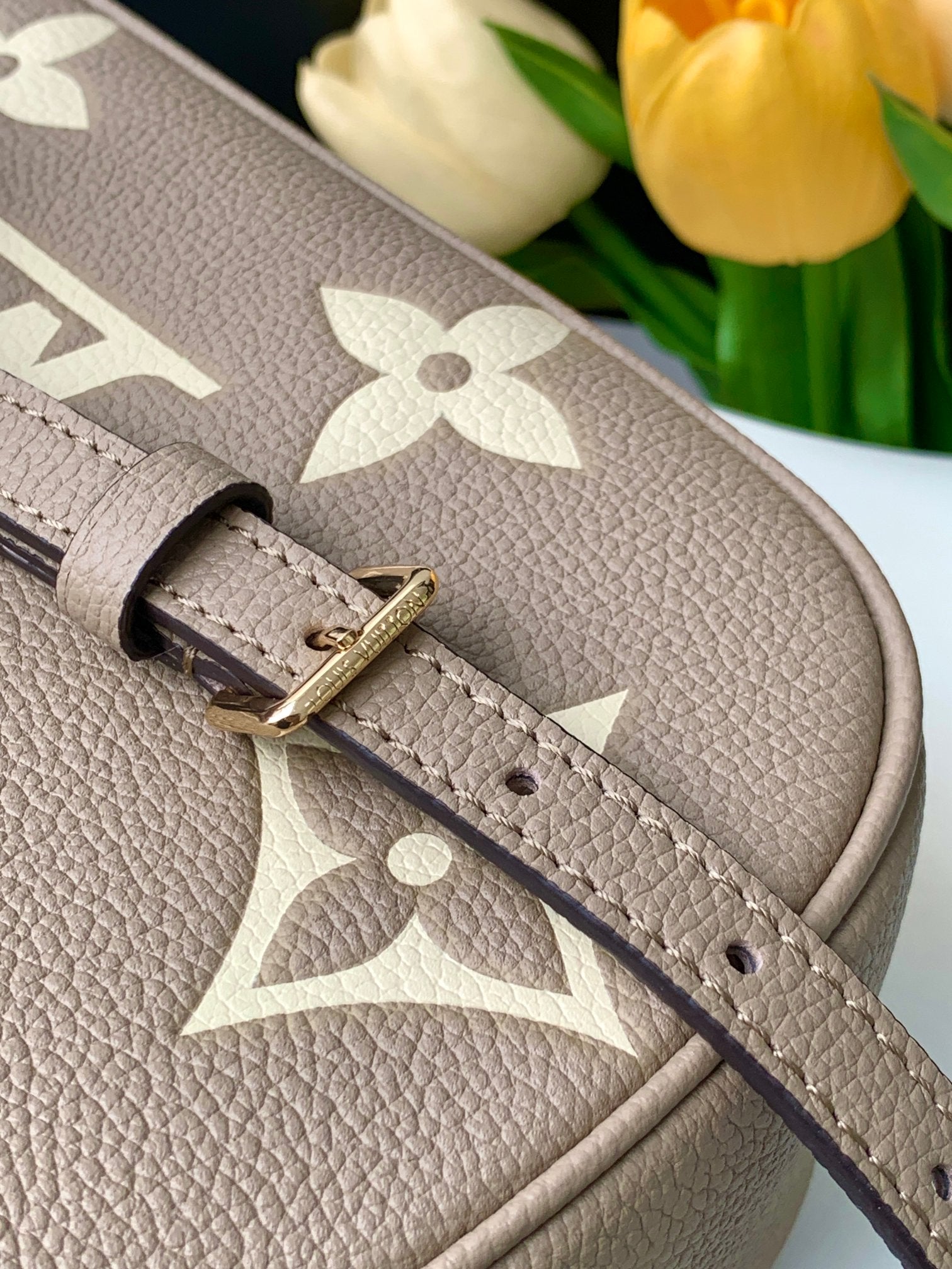 The Maison Élan Shoulder Bag