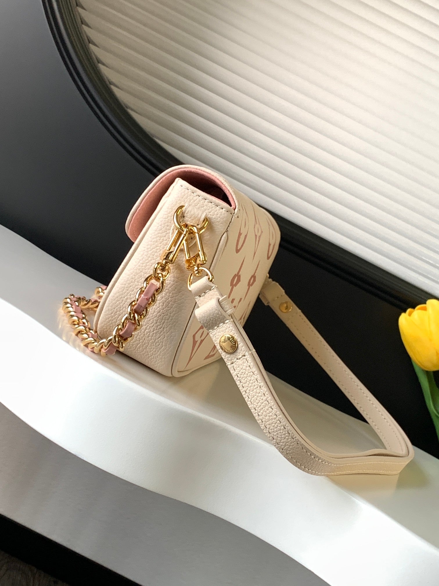 The Blush Chain WOC