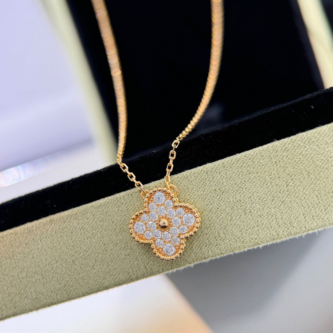 The Icon Clover Pavé