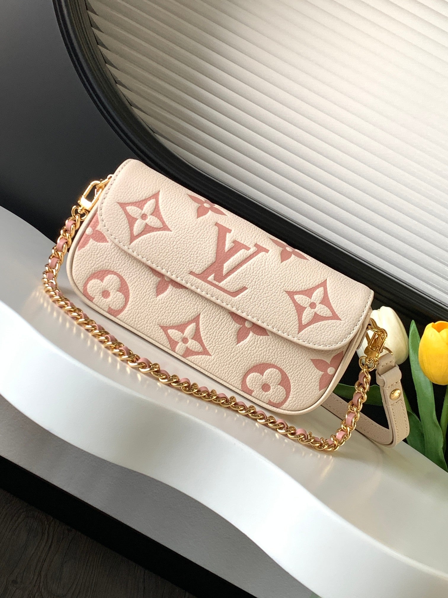 The Blush Chain WOC