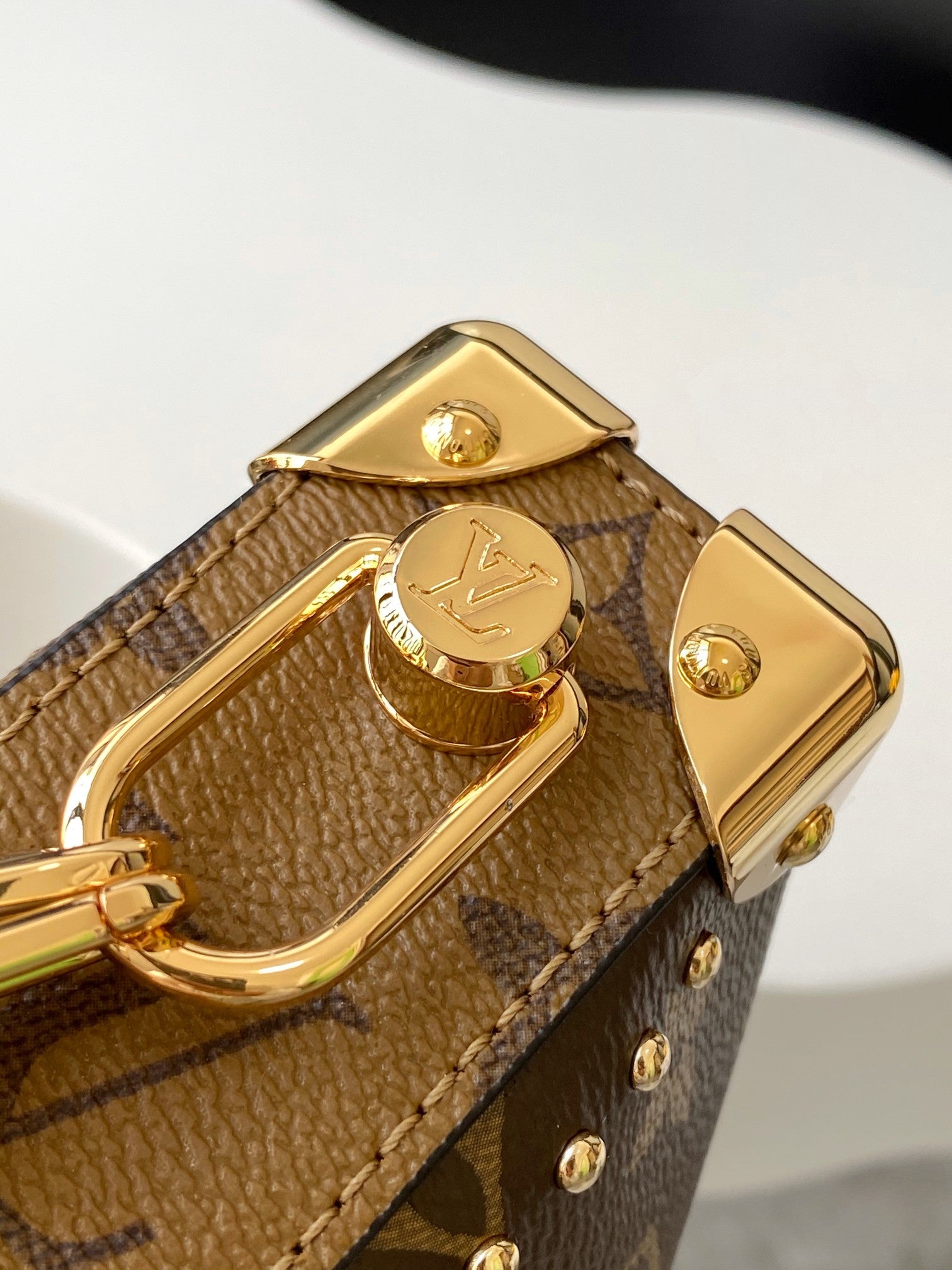 The Slim Icon Trunk