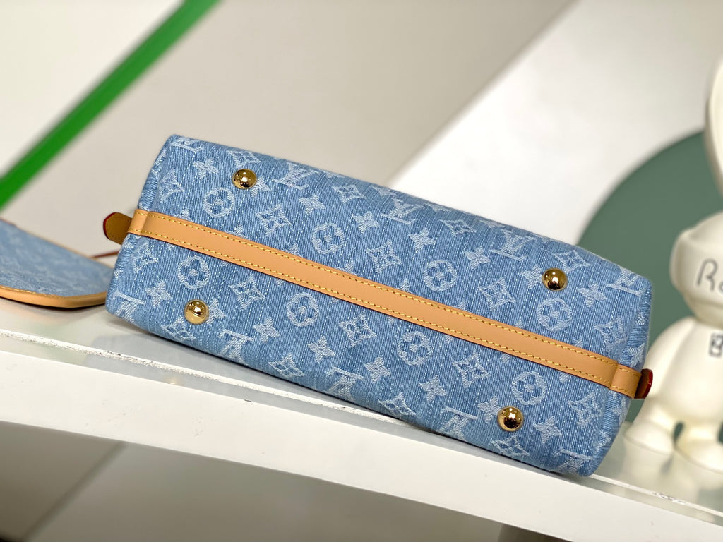 The Grand Ease Carryall