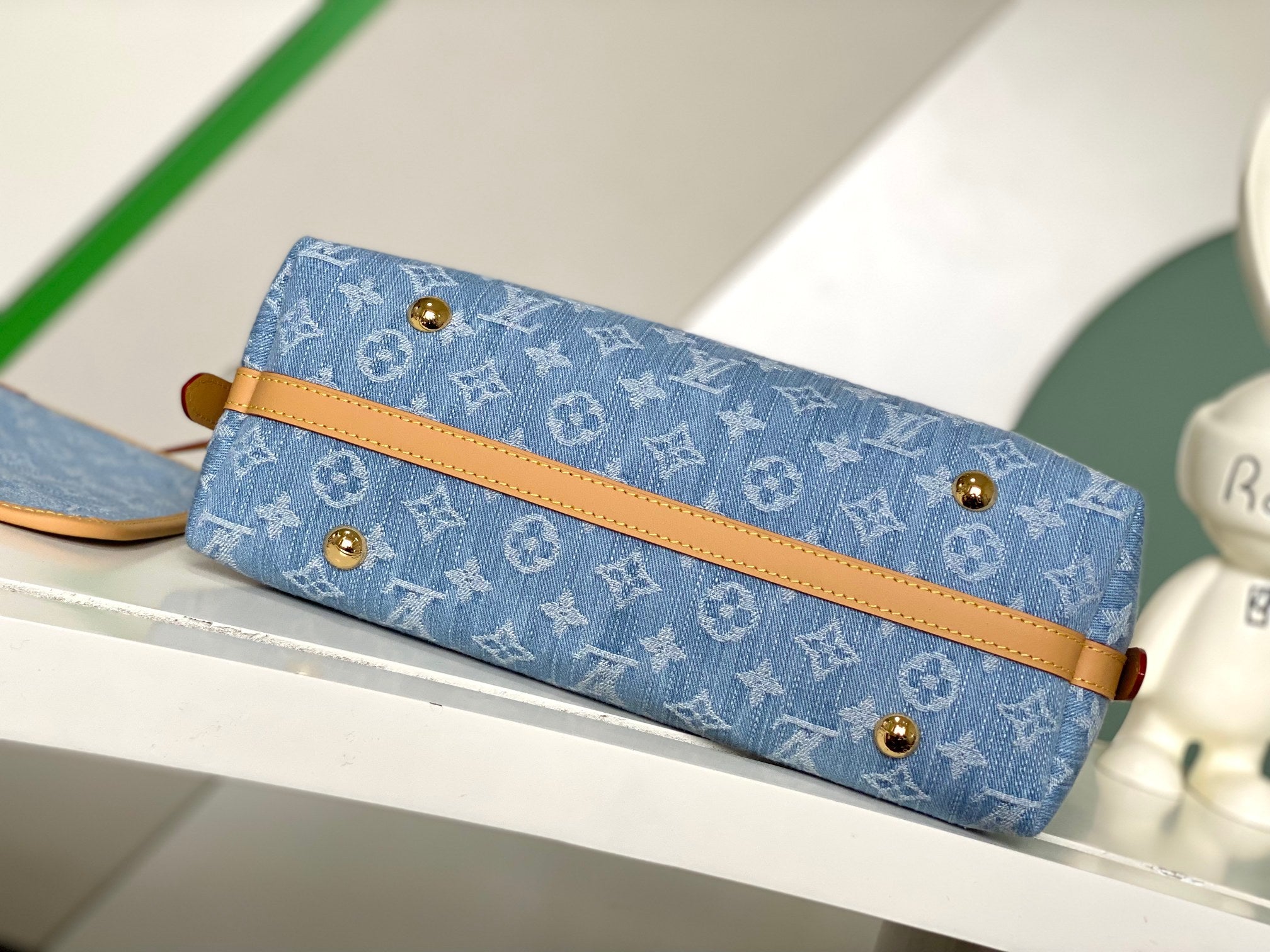 The Grand Ease Carryall