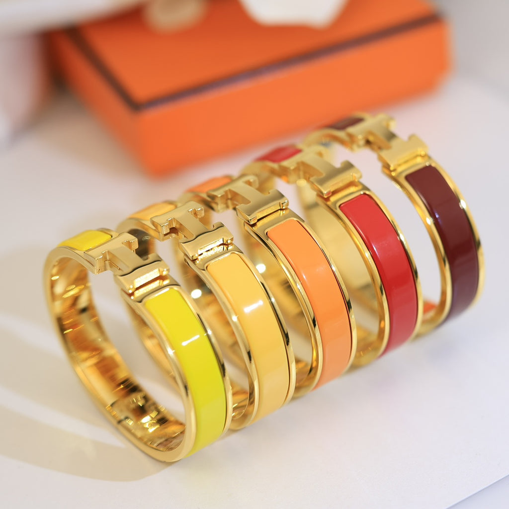 The Classic H Enamel Bangle (warm)