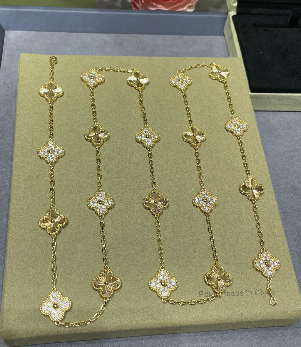 The Icon Clover Long (mixed Pavé)