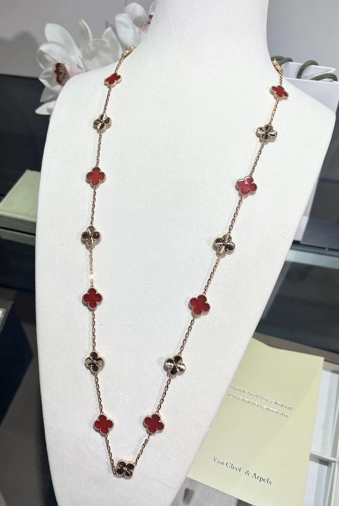 The Icon Clover Long (red & gold)