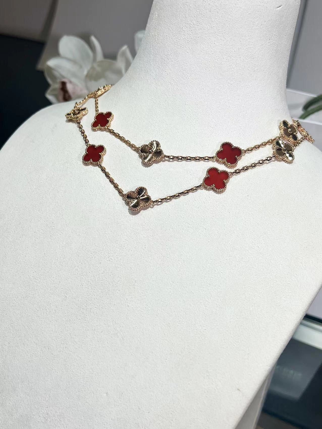 The Icon Clover Long (red & gold)
