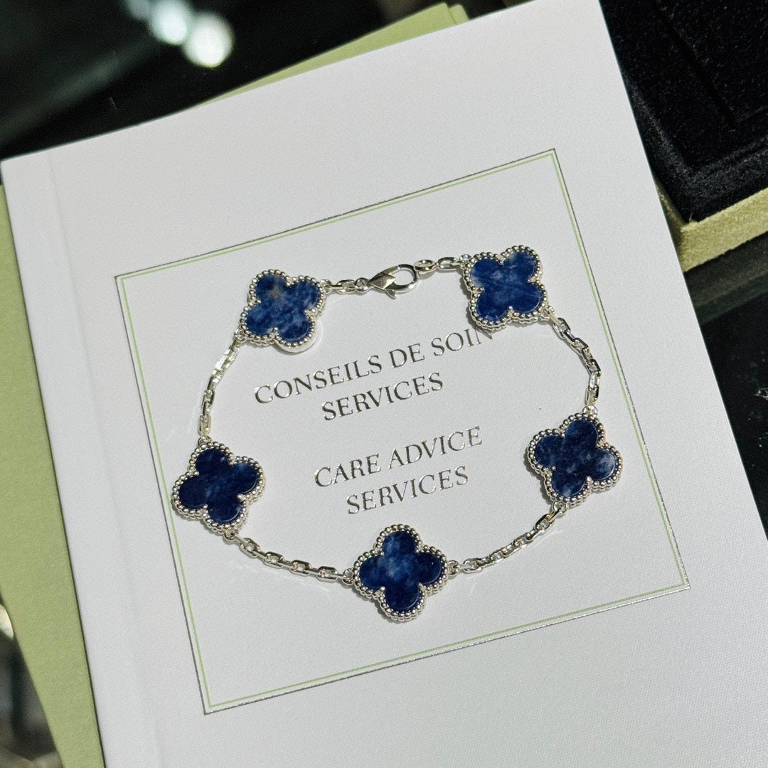 The Icon Clover (navy)