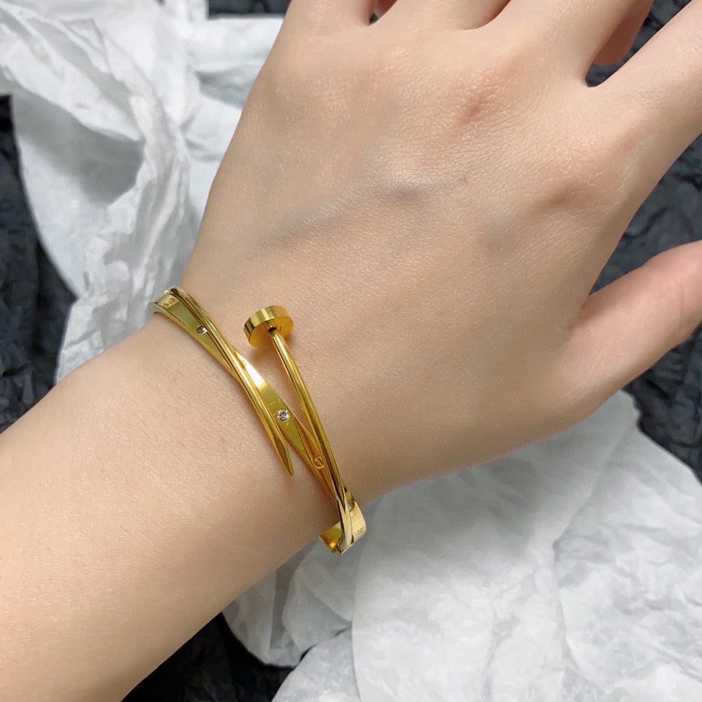 The Fusion Nail|Love Bangle