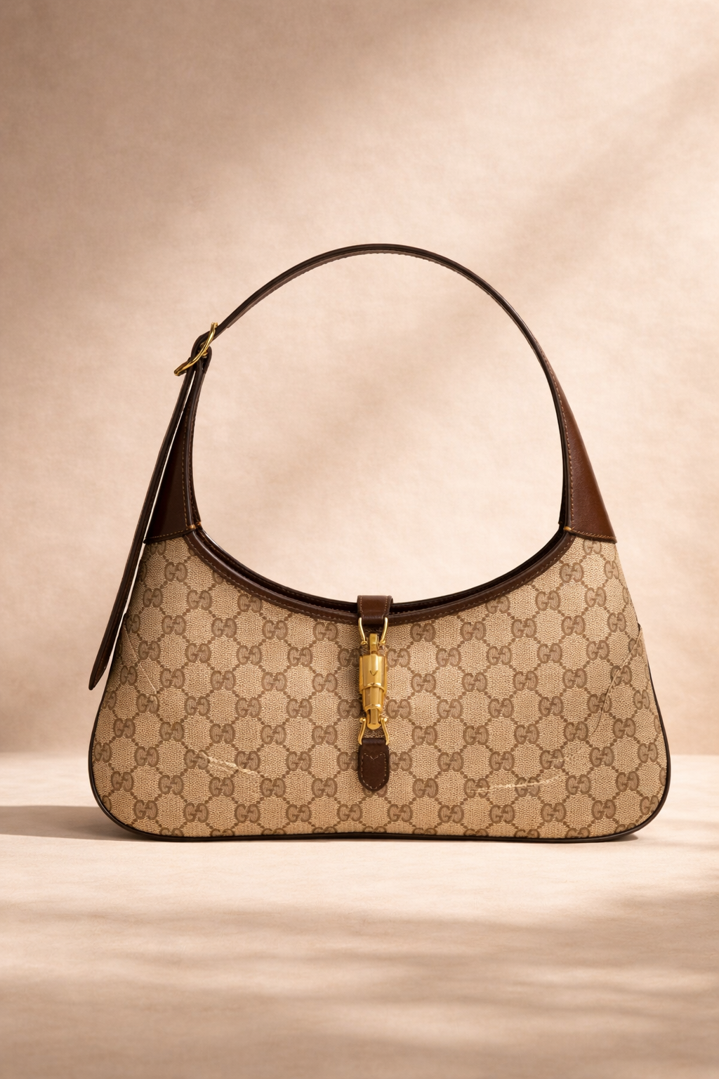 The Jetté Slim Shoulder