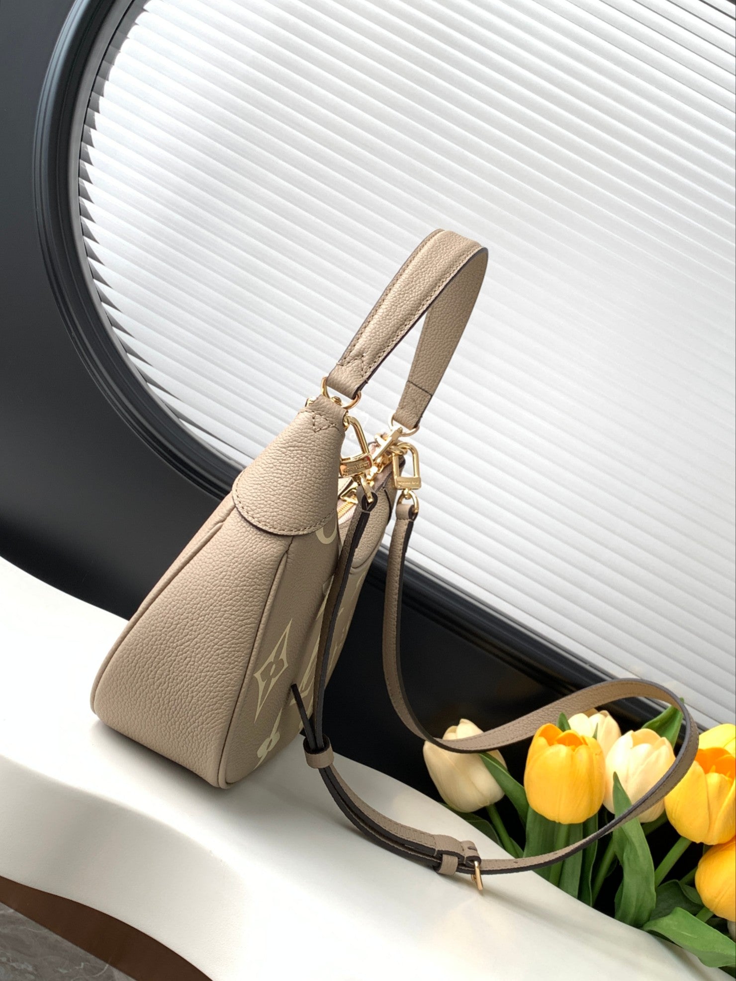 The Maison Élan Shoulder Bag